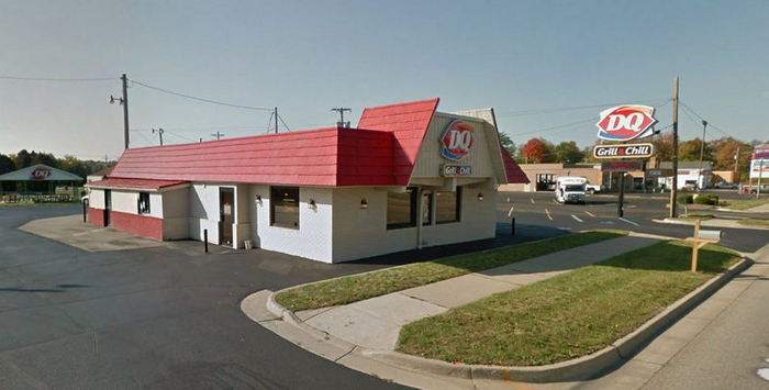 Dog n Suds (DogNSuds, Dog-N-Suds) - Stugis - 1100 W Chicago 2 - 2013 Now Dq